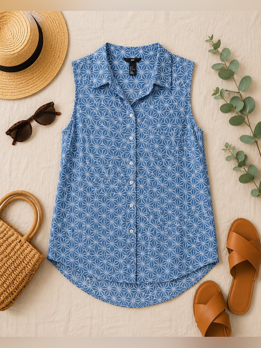 H&M Blue Geometric Sleeveless Button-Down Blouse Size 6